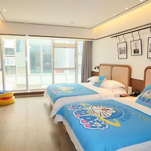 Panorama Family Room